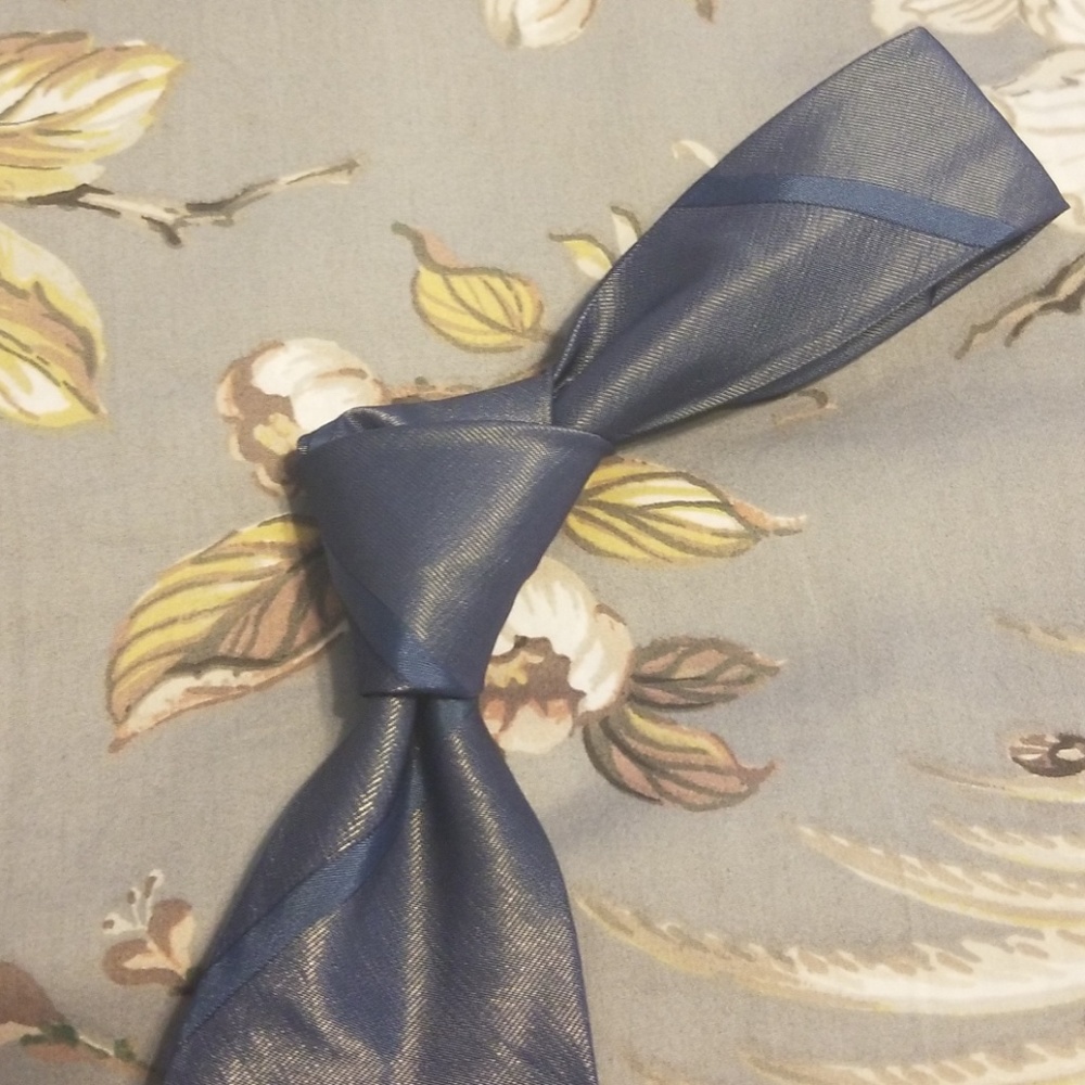 Hugo Boss tie - Picture 5 of 5